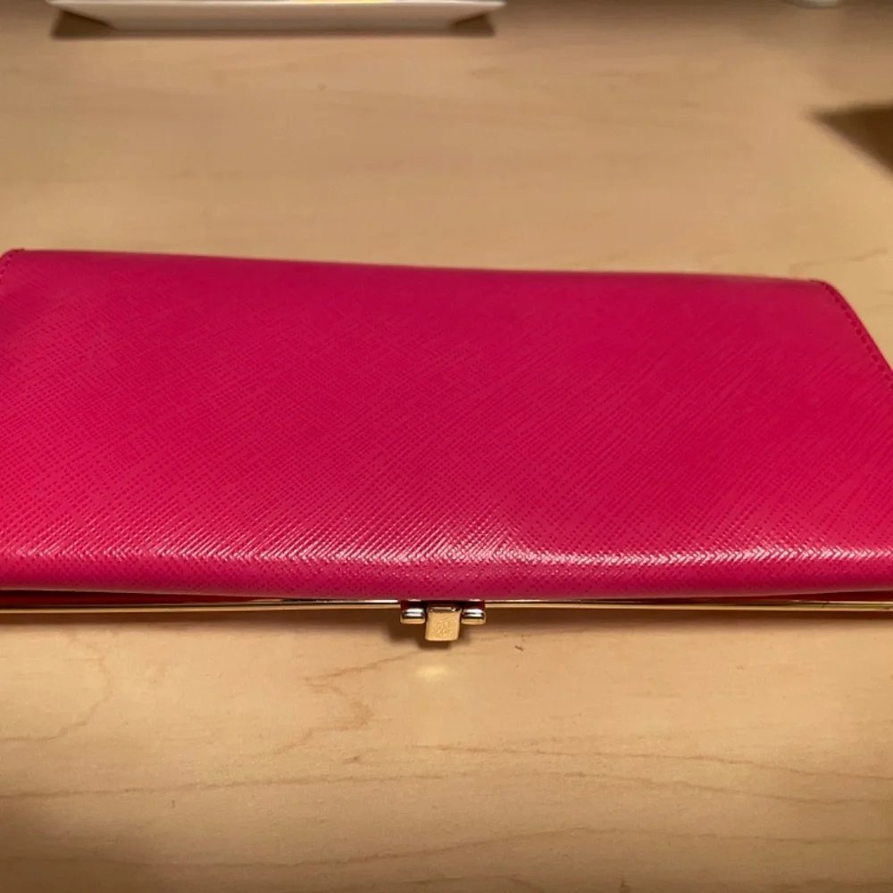 Salvatore Ferragamo Wallet - Picture 7 of 8